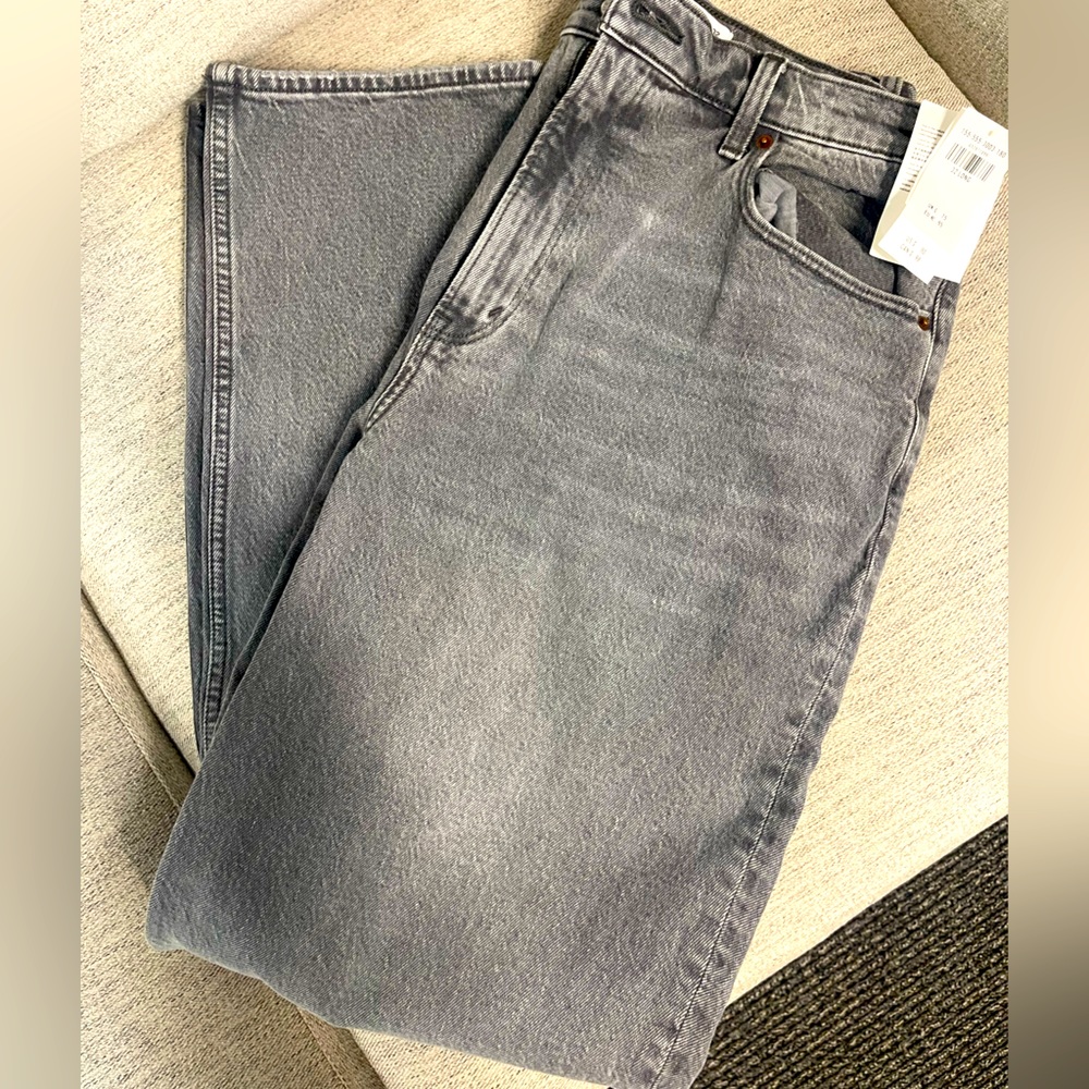 Abercrombie Women’s 90’s straight ultra high rise size 32L